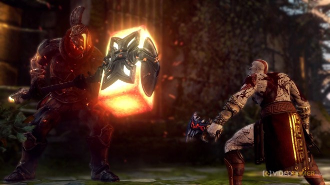 God Of War Ascension - Kratos vs Criatura com Martelo de fogo